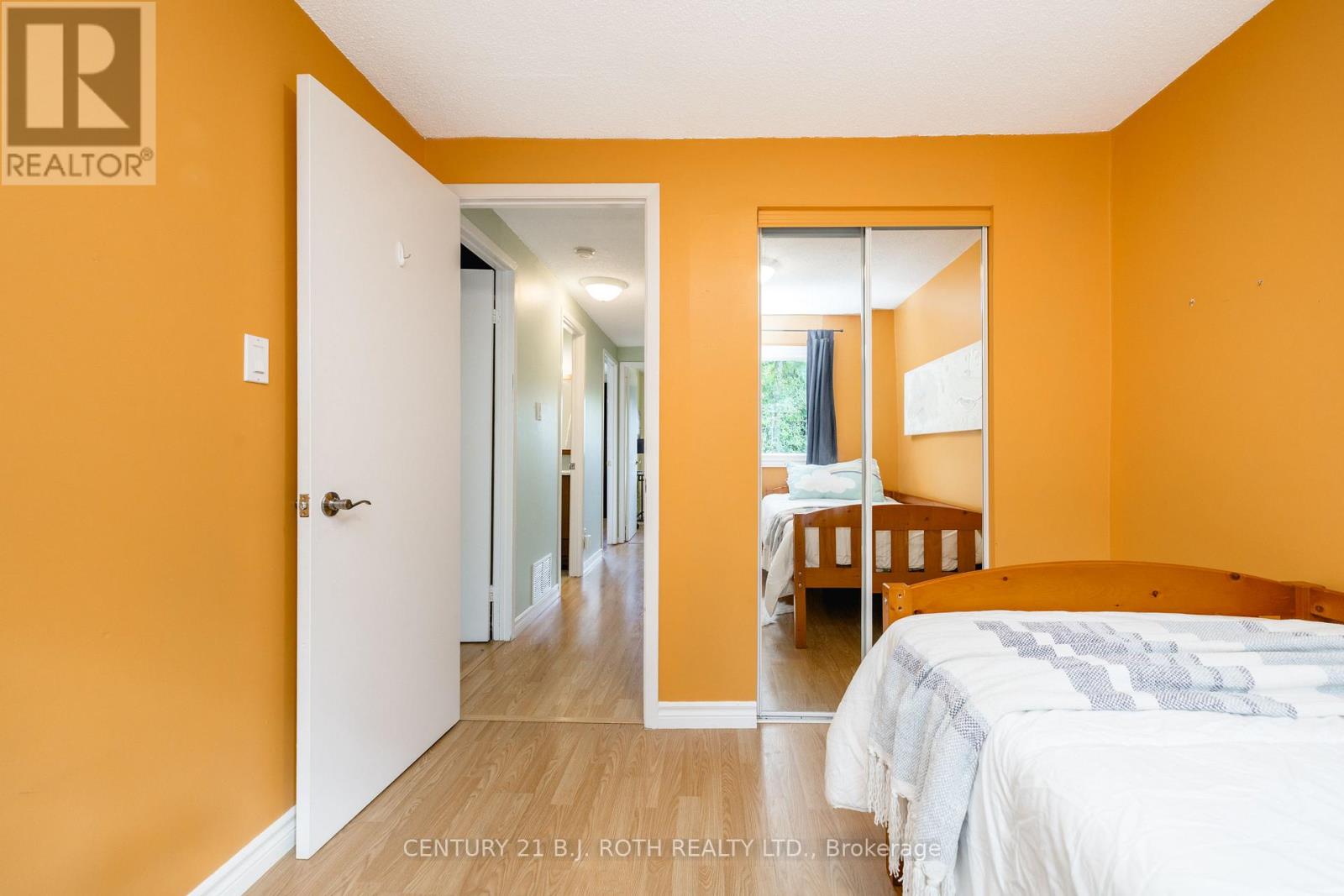 #31 52 ADELAIDE STREET - Image 25