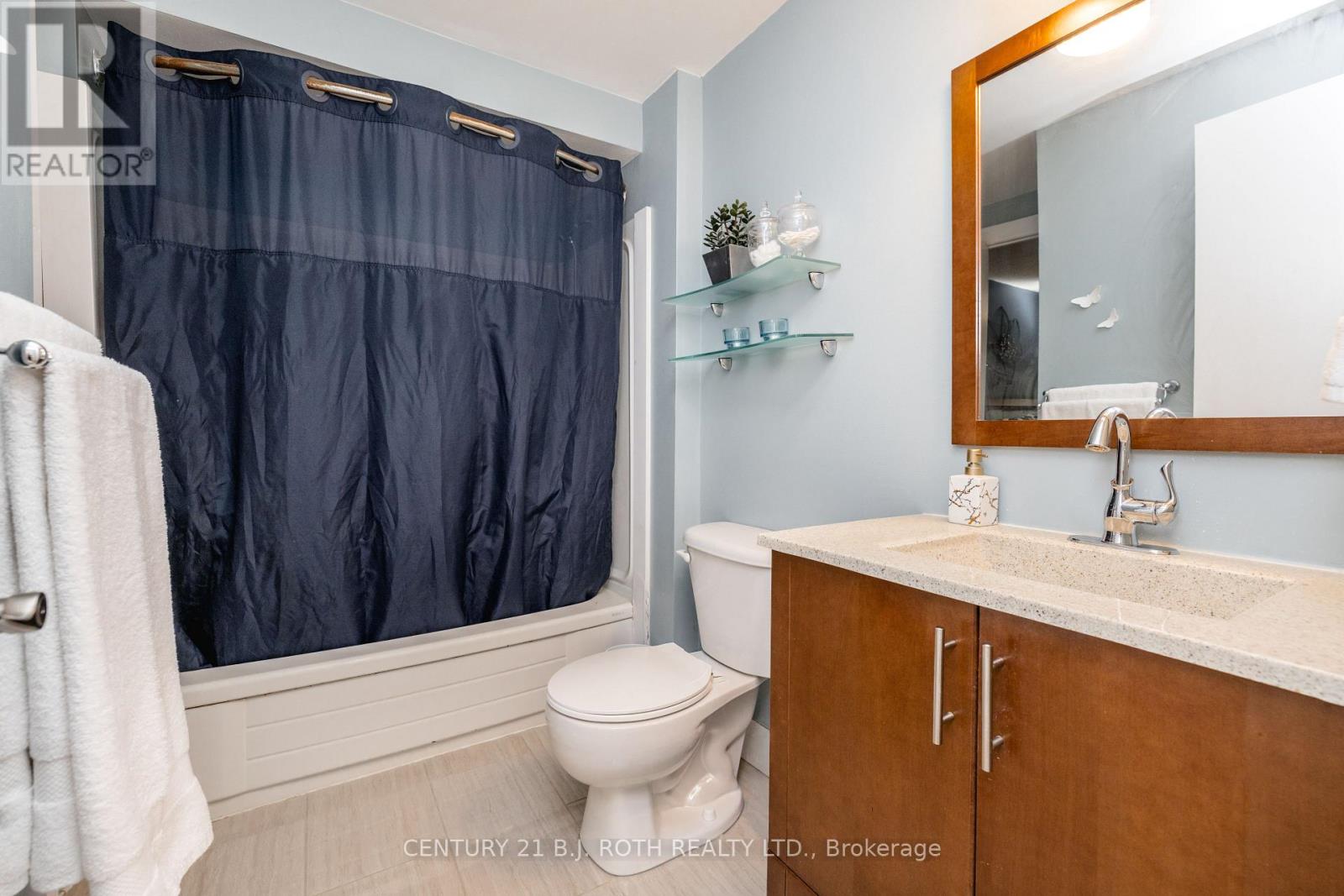 #31 52 ADELAIDE STREET - 30