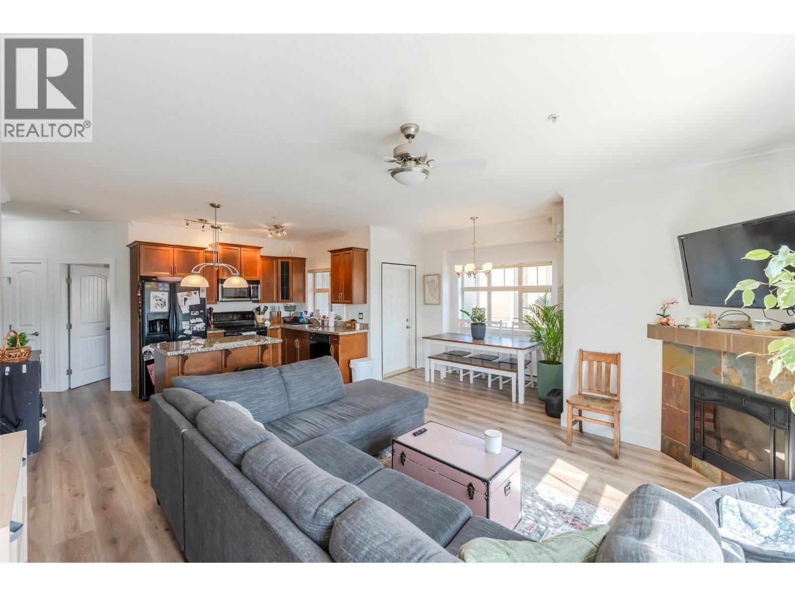 #307 240 Wade Avenue W - 7
