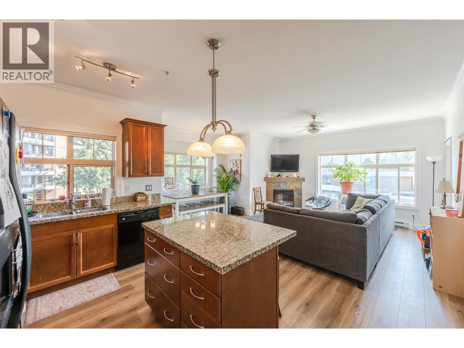 #307 240 Wade Avenue W - 12