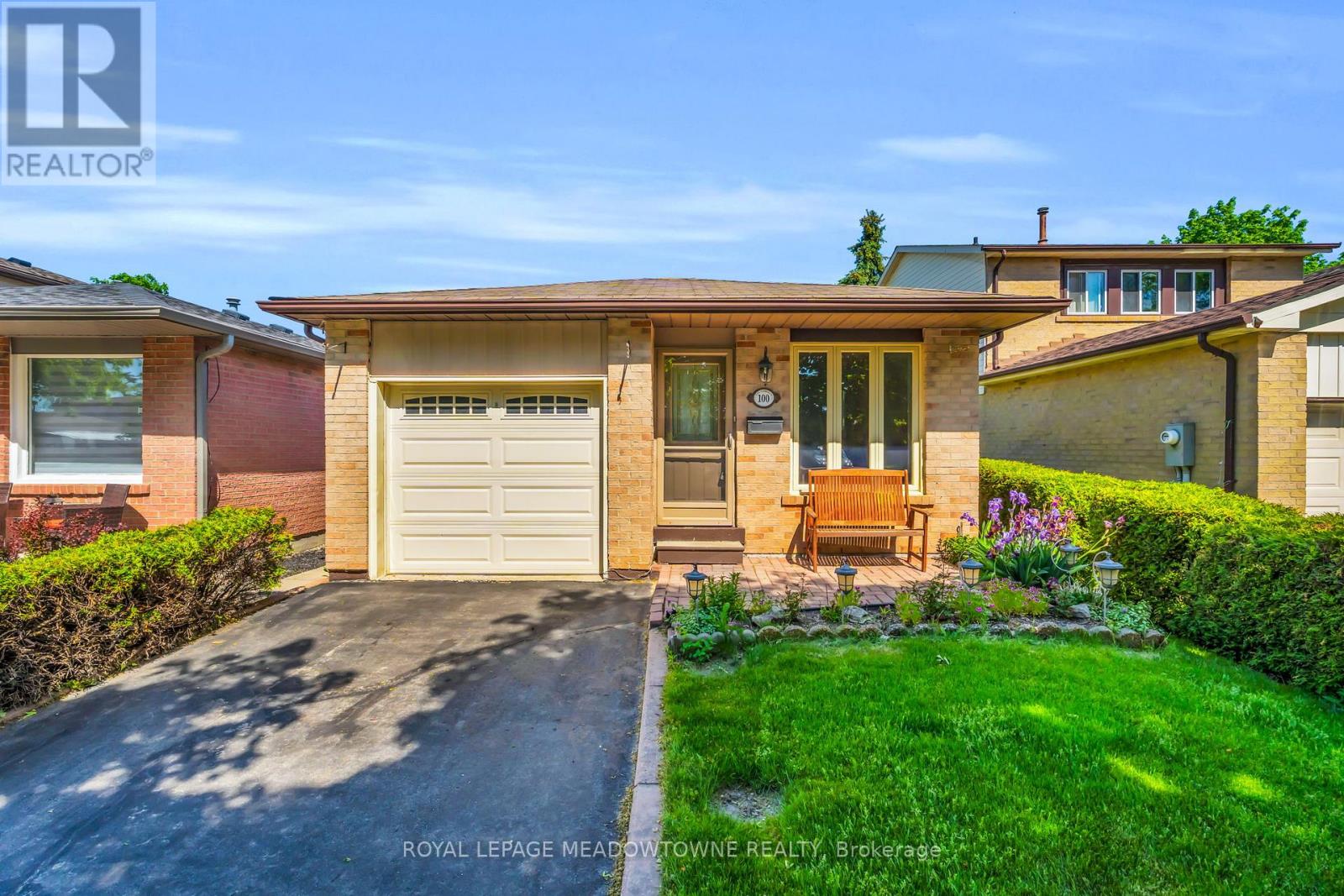 100 MARTINDALE CRESCENT - 3