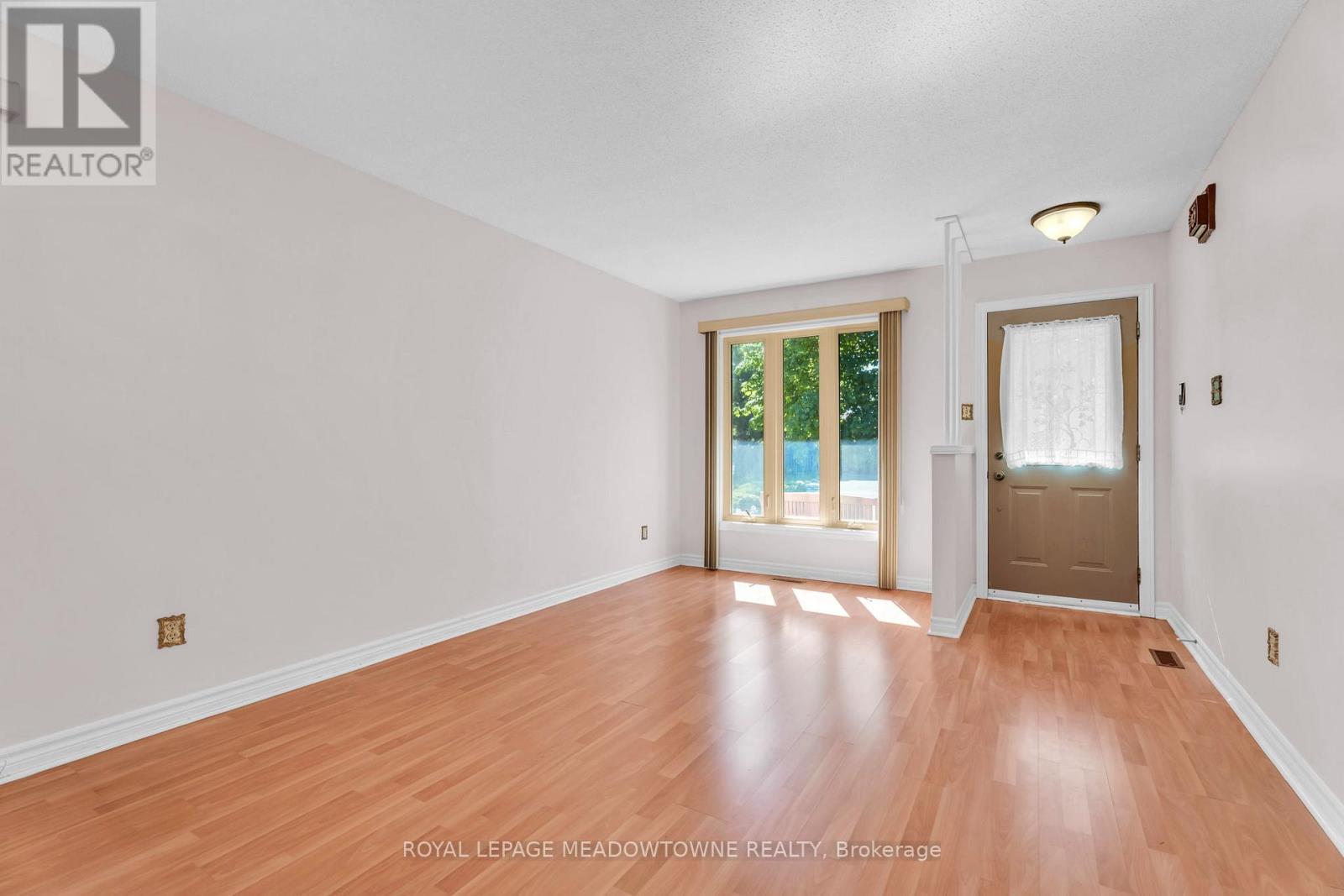 100 MARTINDALE CRESCENT - 7
