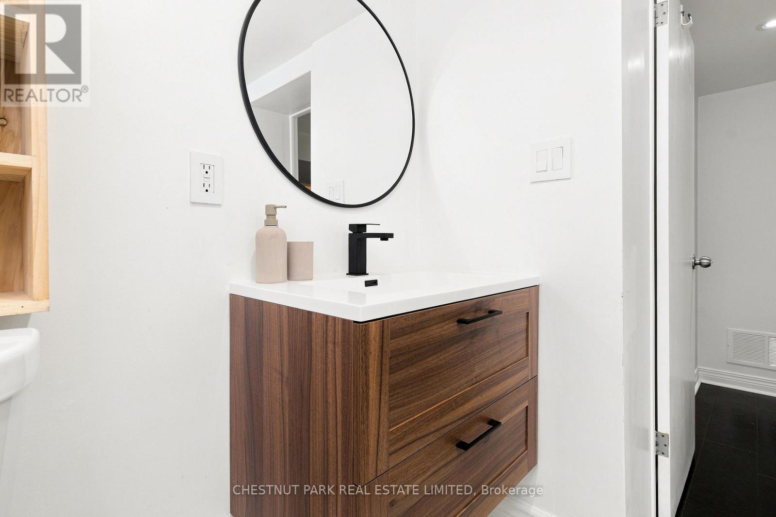 127 DURIE STREET - Image 35