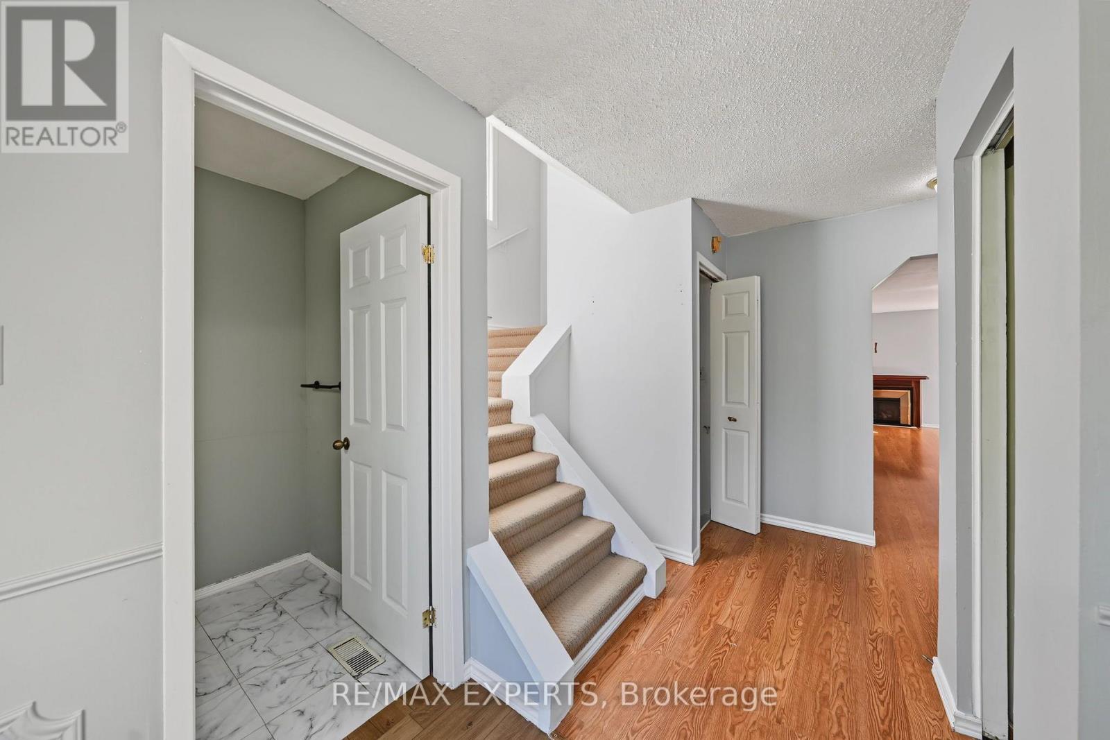 46 OLYMPIC CRESCENT, London North (North I) — photo 9