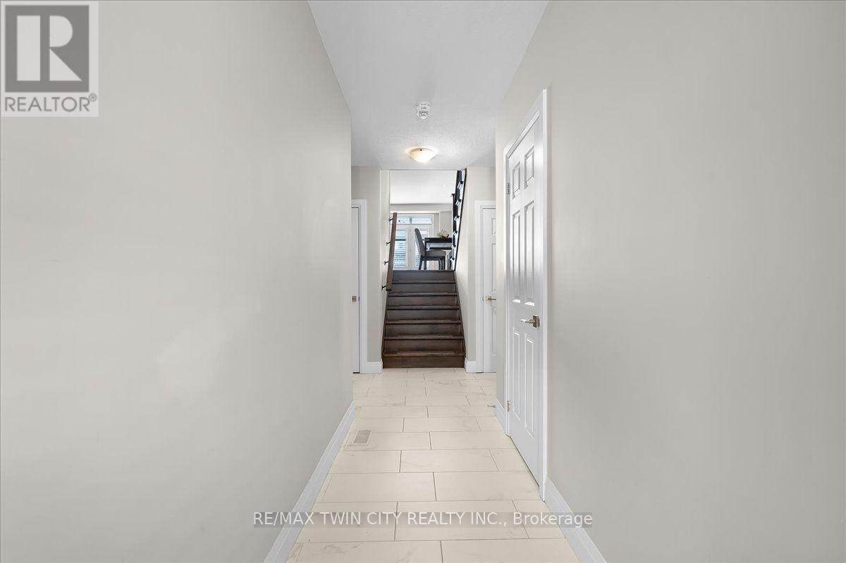 31 - 243 GREY SILO ROAD, Waterloo — photo 5