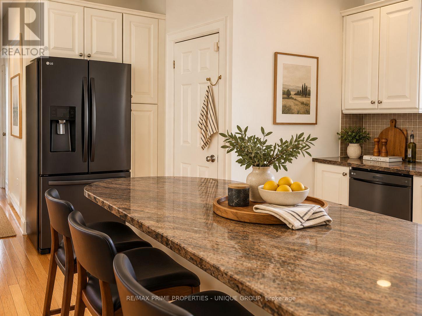UPPER - 39 WHITEHALL ROAD, Toronto (Rosedale-Moore Park) — photo 5