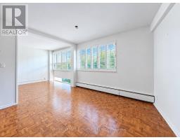 401 - 9 Deer Park Crescent, Toronto, ON M4V2C4 Photo 7