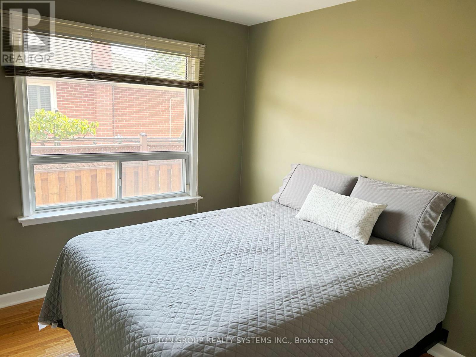 20 TAYSHAM CRESCENT - 12