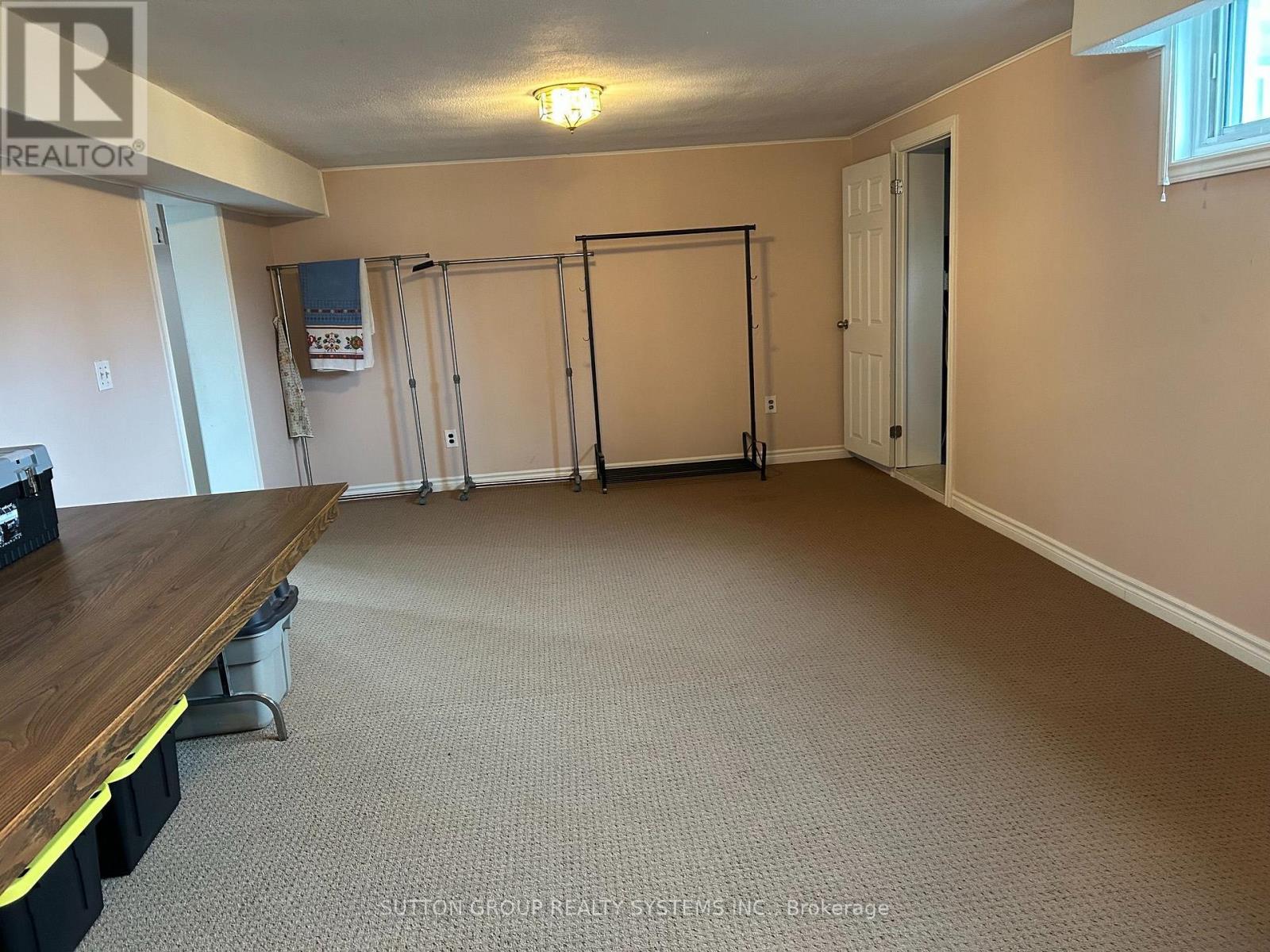 20 TAYSHAM CRESCENT - 20