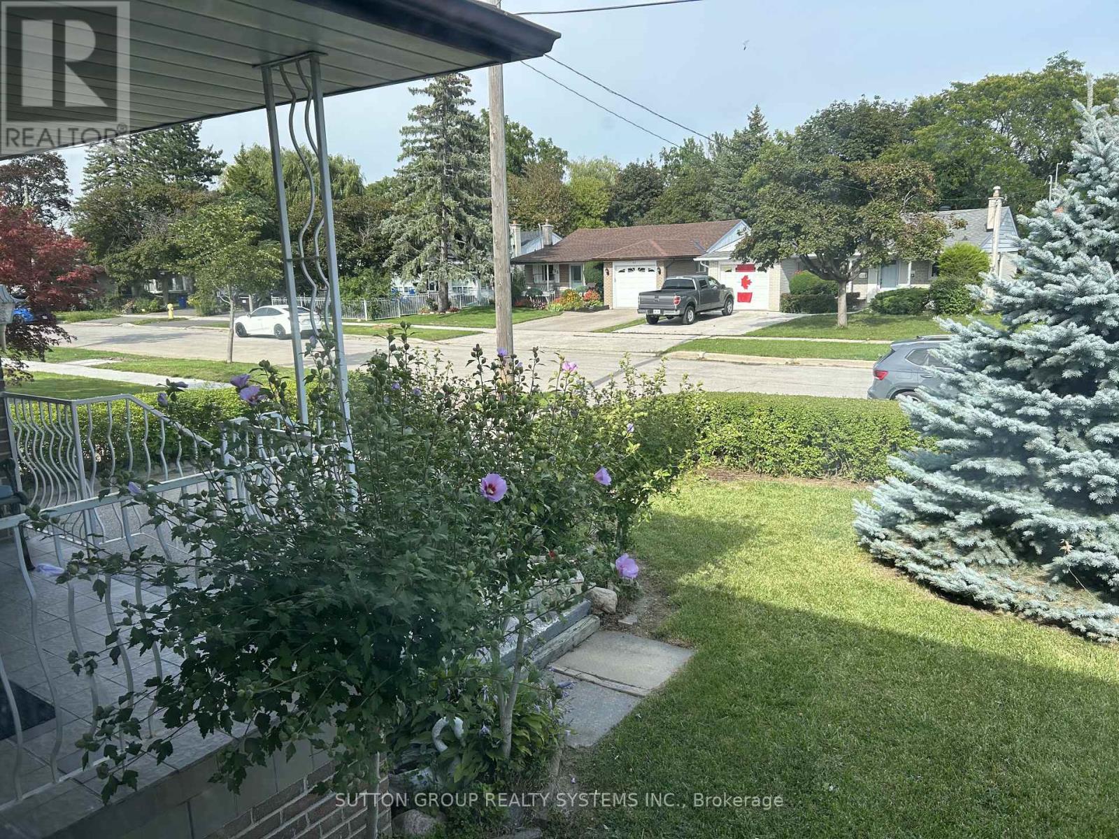 20 TAYSHAM CRESCENT - 28