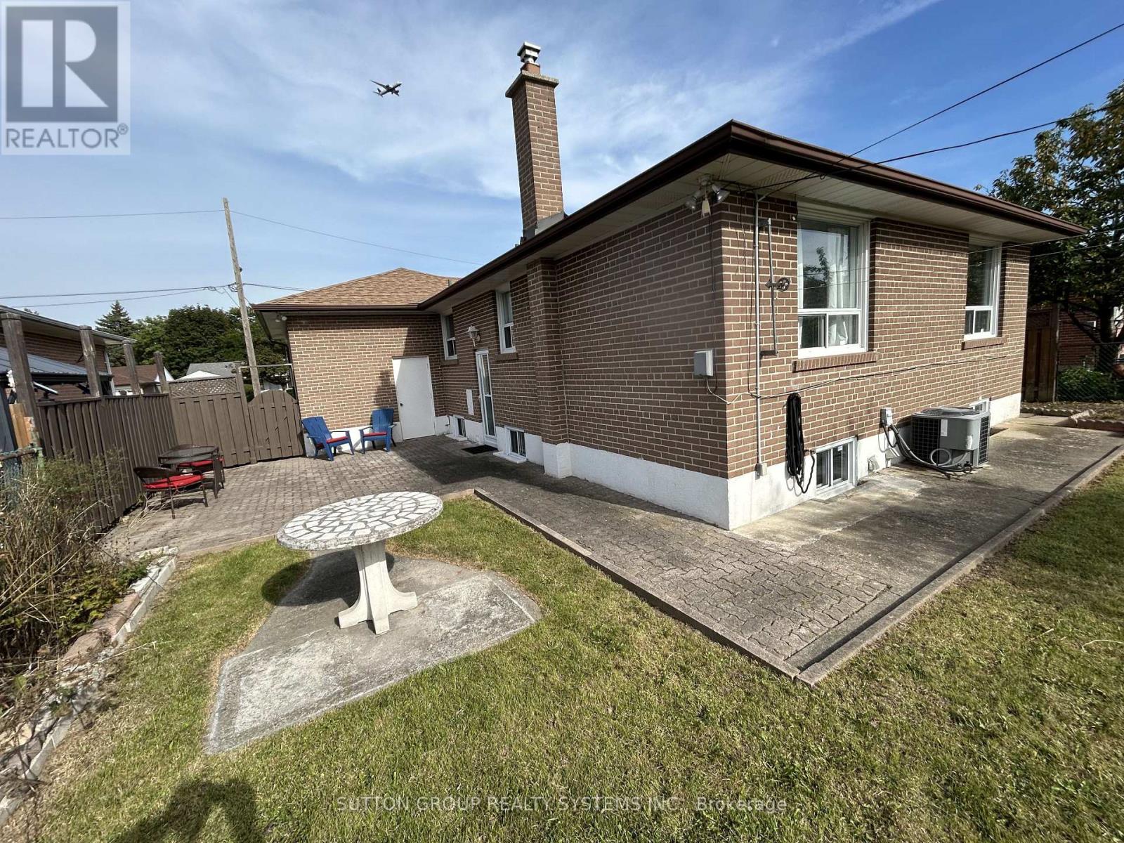20 TAYSHAM CRESCENT - 25