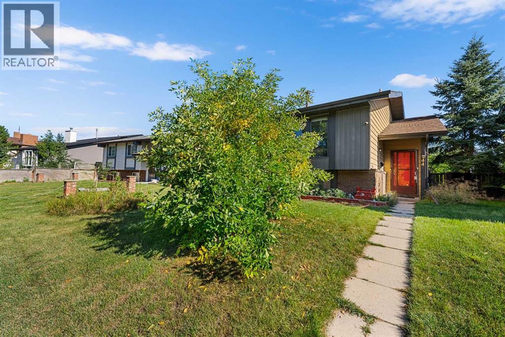 44 Templemont Drive NE - 2