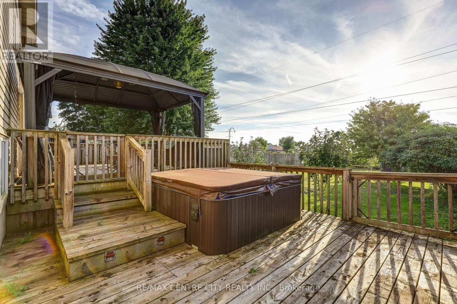 26 GLENVIEW COURT - 12