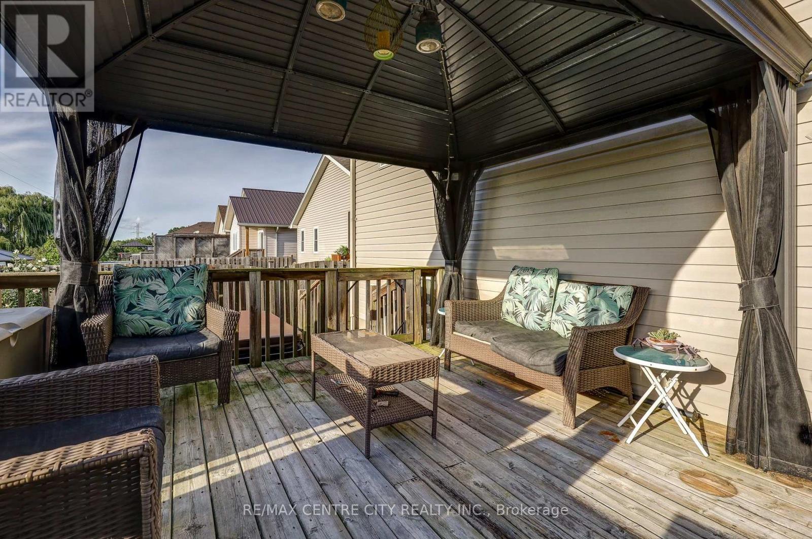 26 GLENVIEW COURT - 15