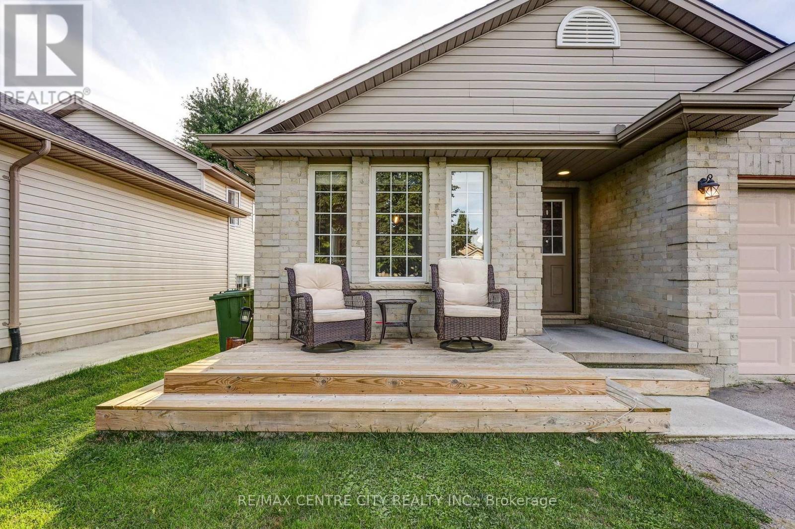 26 GLENVIEW COURT - 3