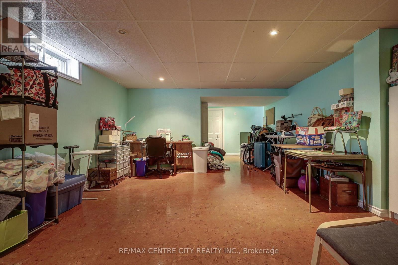 26 GLENVIEW COURT - 47