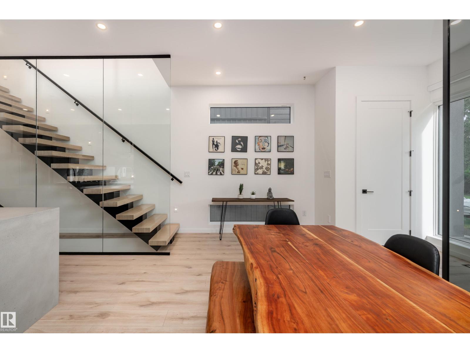 10138 90 ST NW - 7