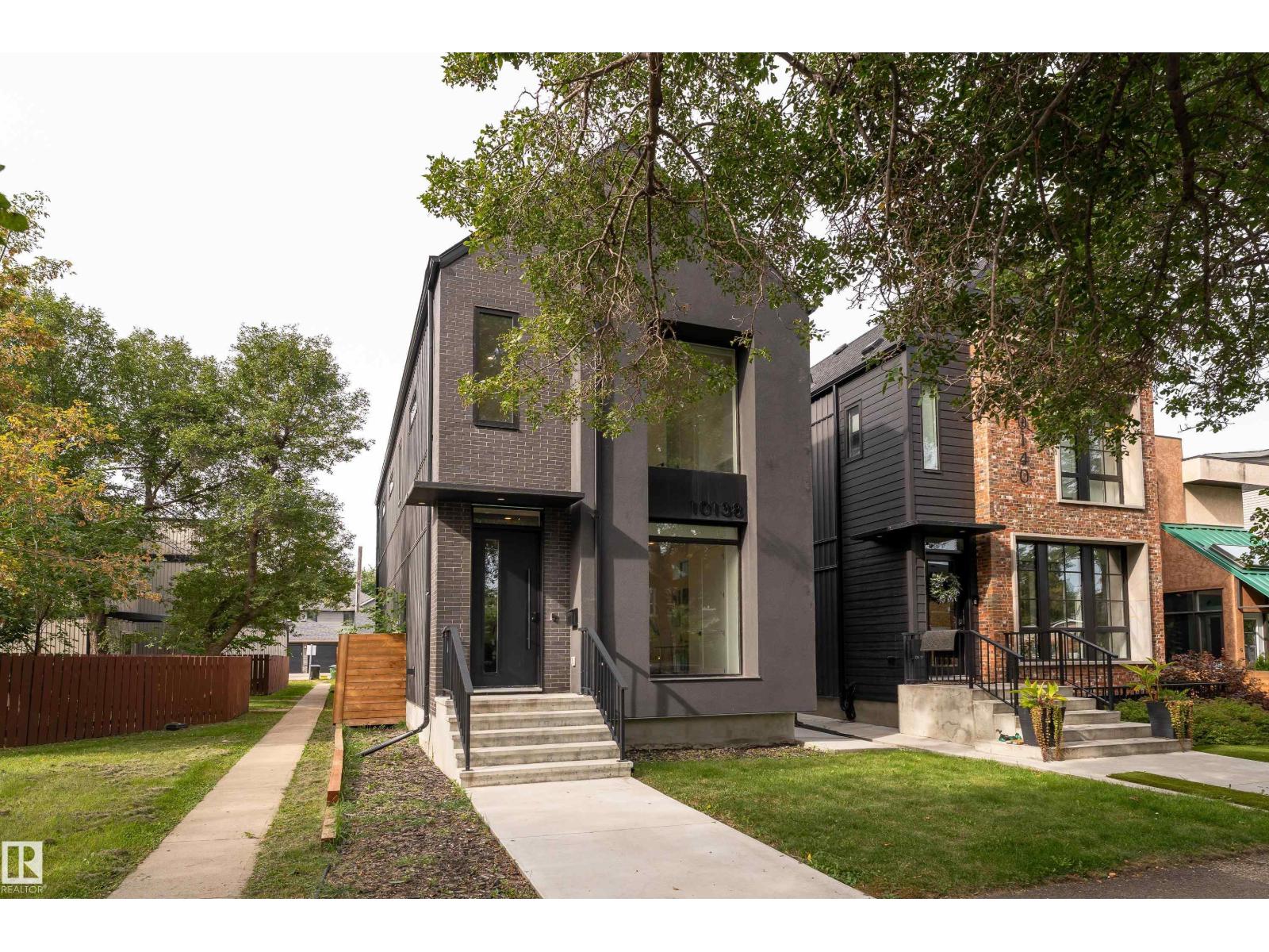 10138 90 ST NW - 1