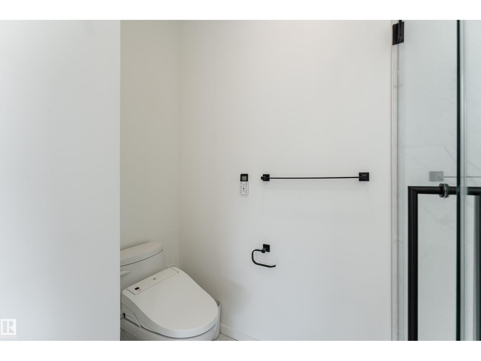 10138 90 ST NW - 28