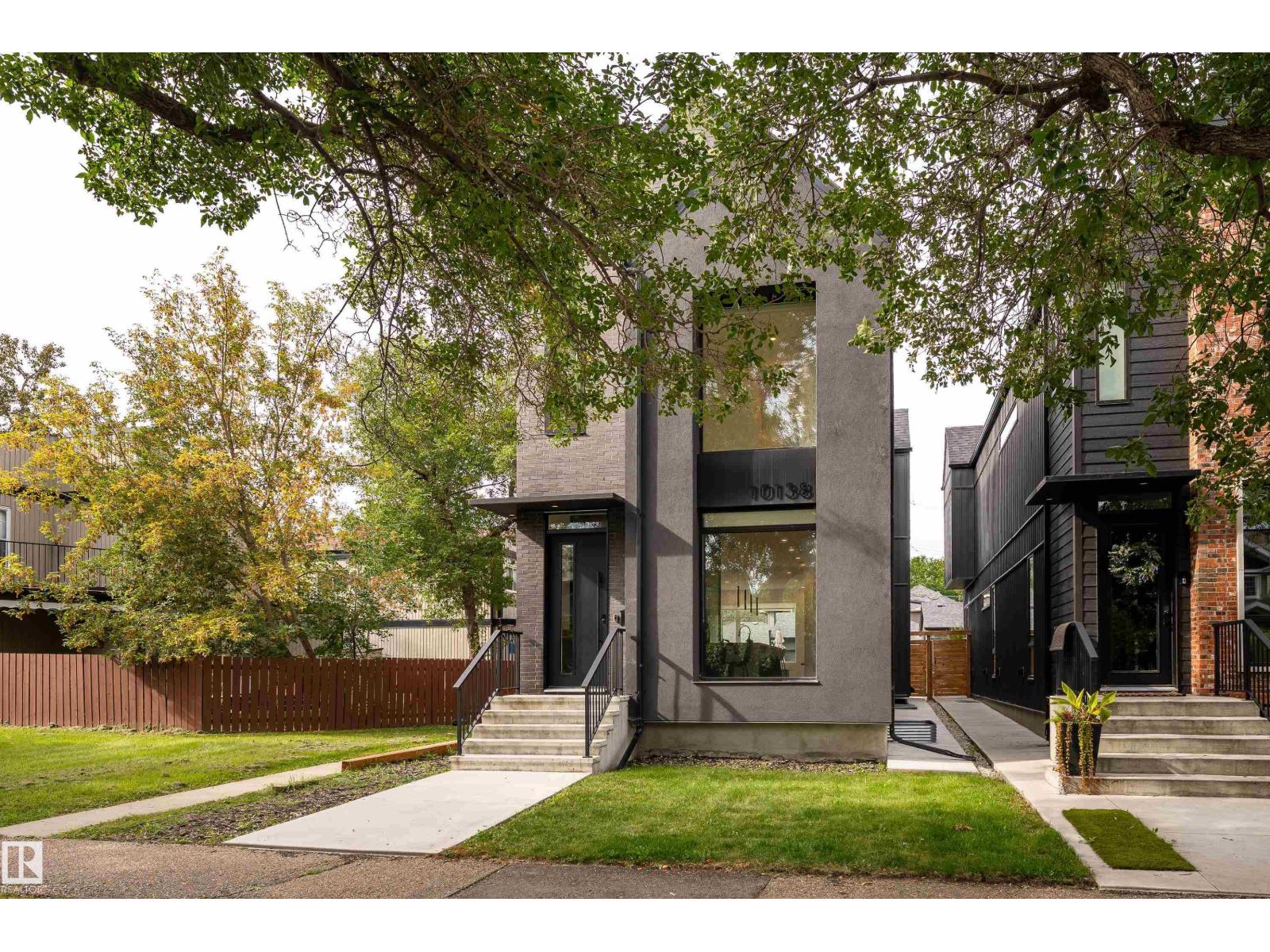 10138 90 ST NW - 2
