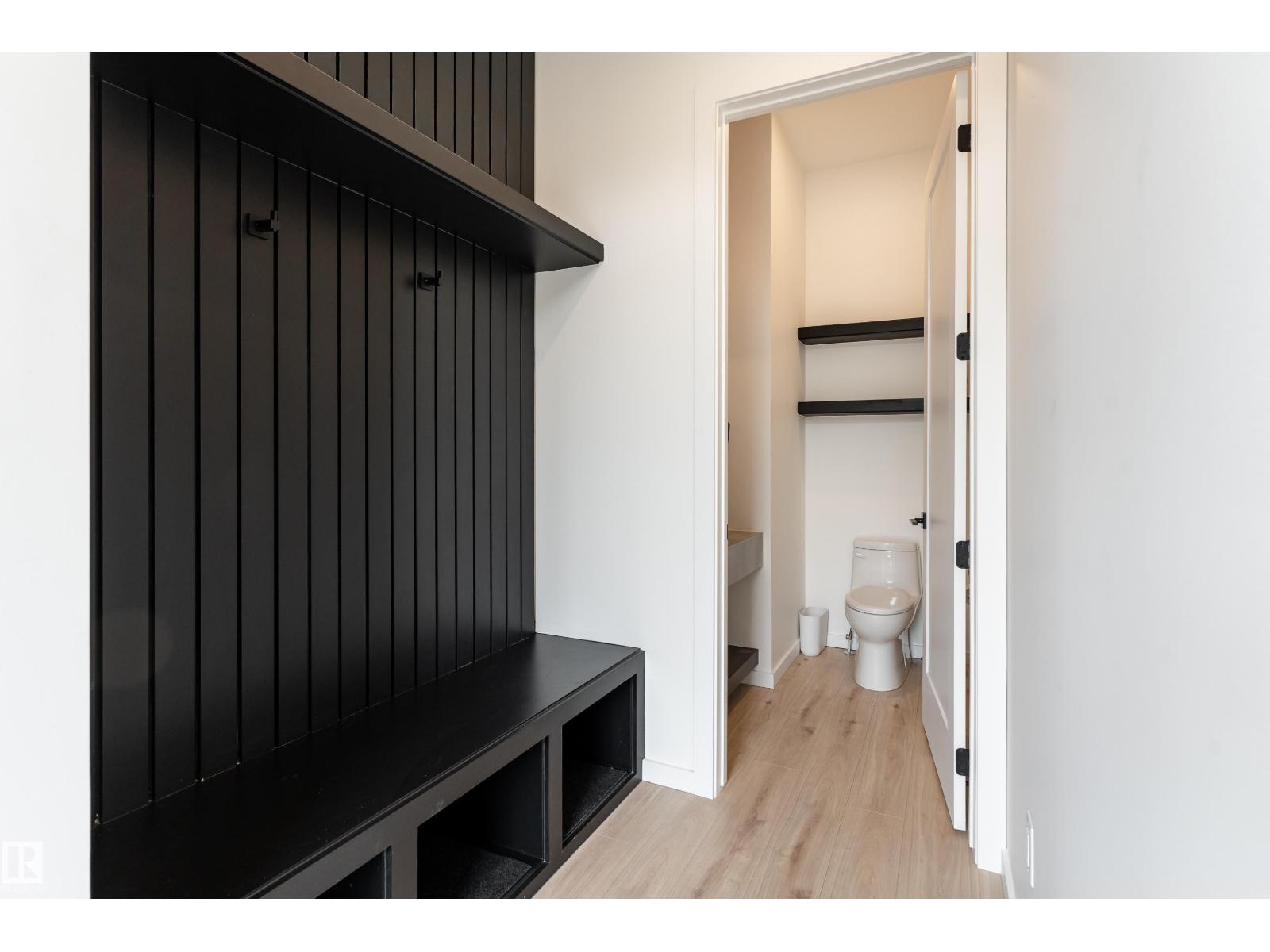 10138 90 ST NW - 17