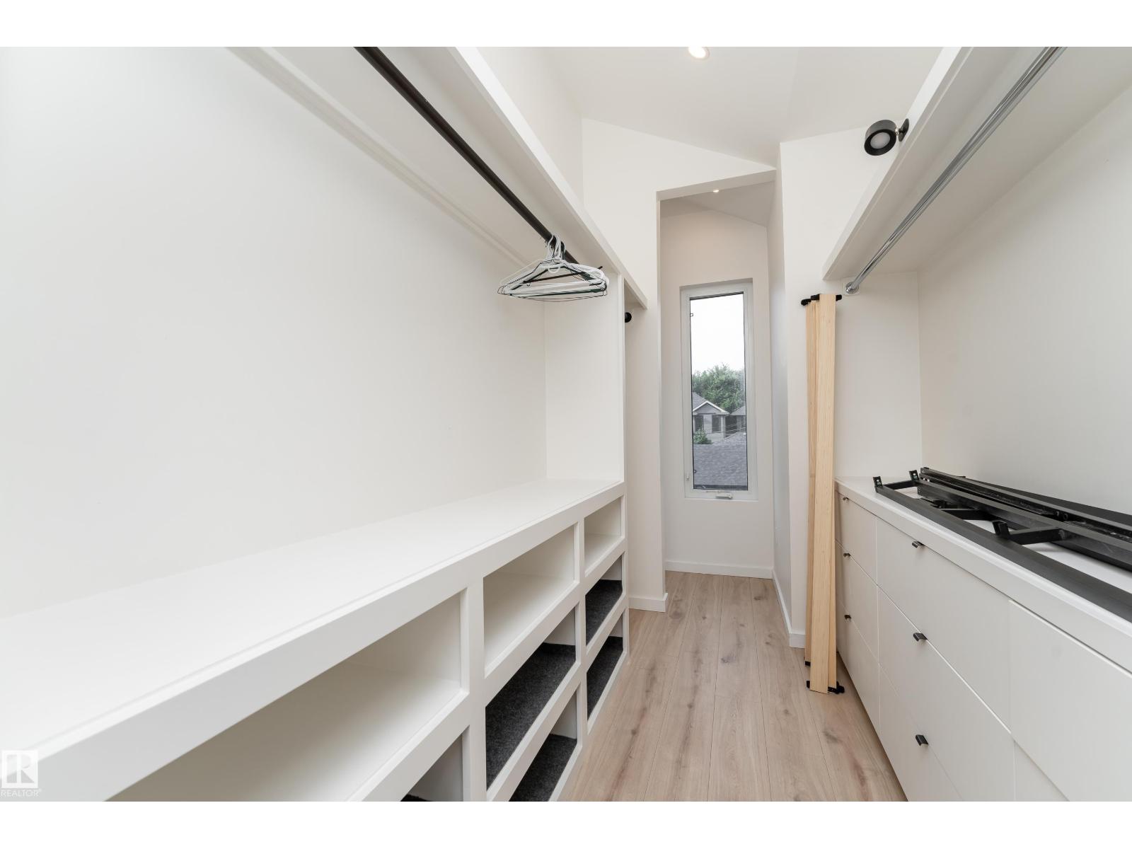 10138 90 ST NW - 24