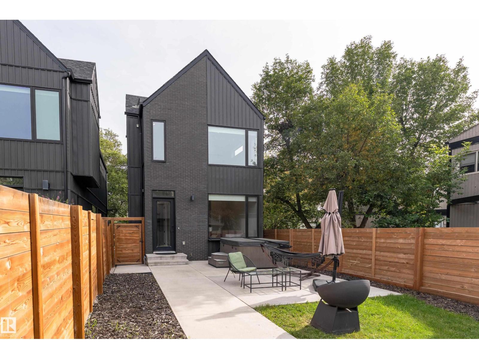 10138 90 ST NW - 36