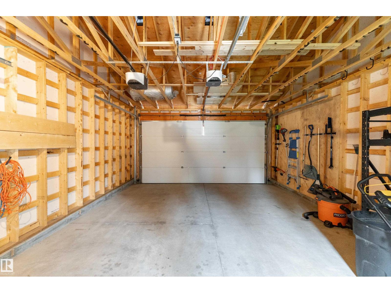 10138 90 ST NW - 40