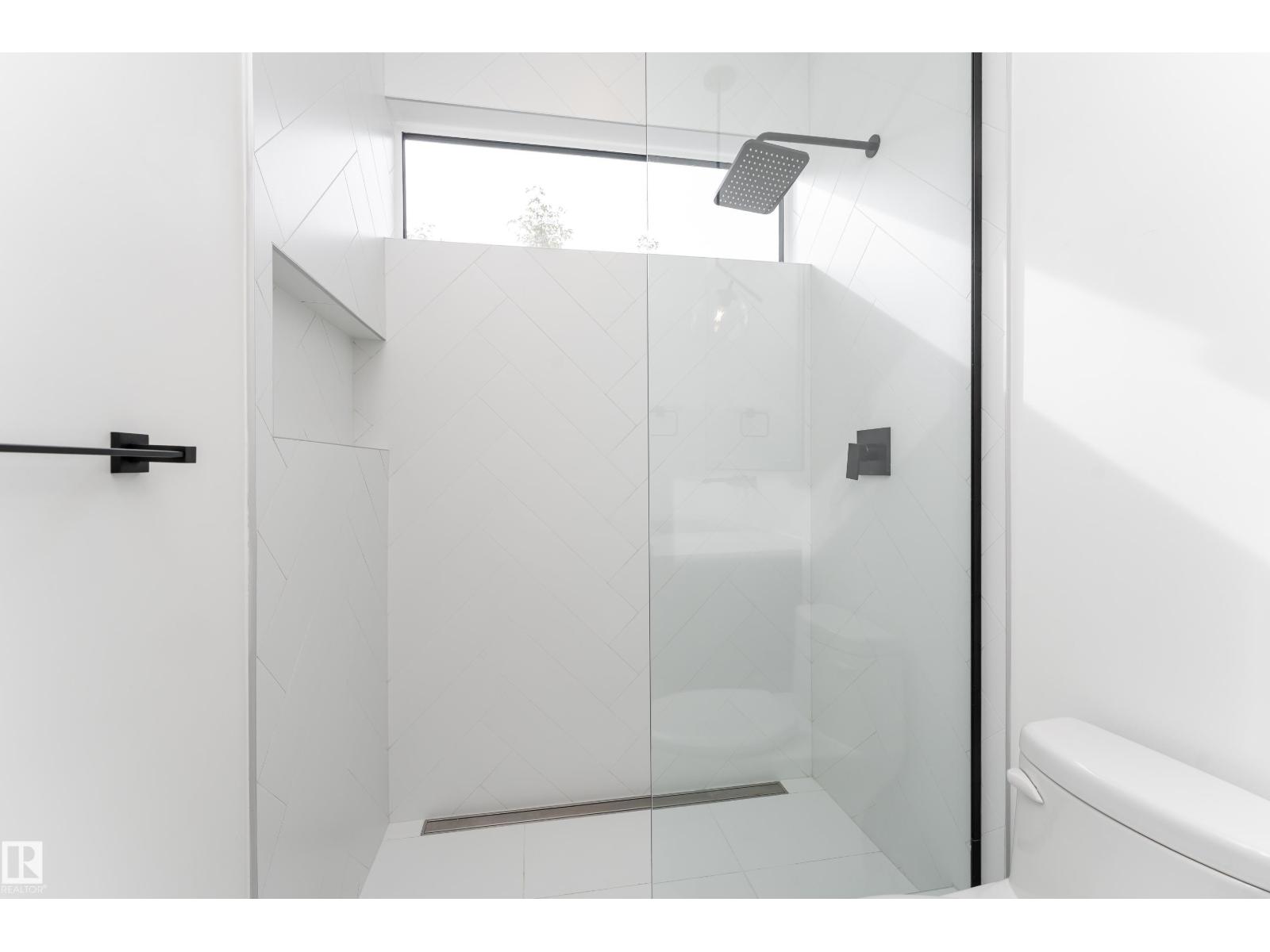 10138 90 ST NW - 33