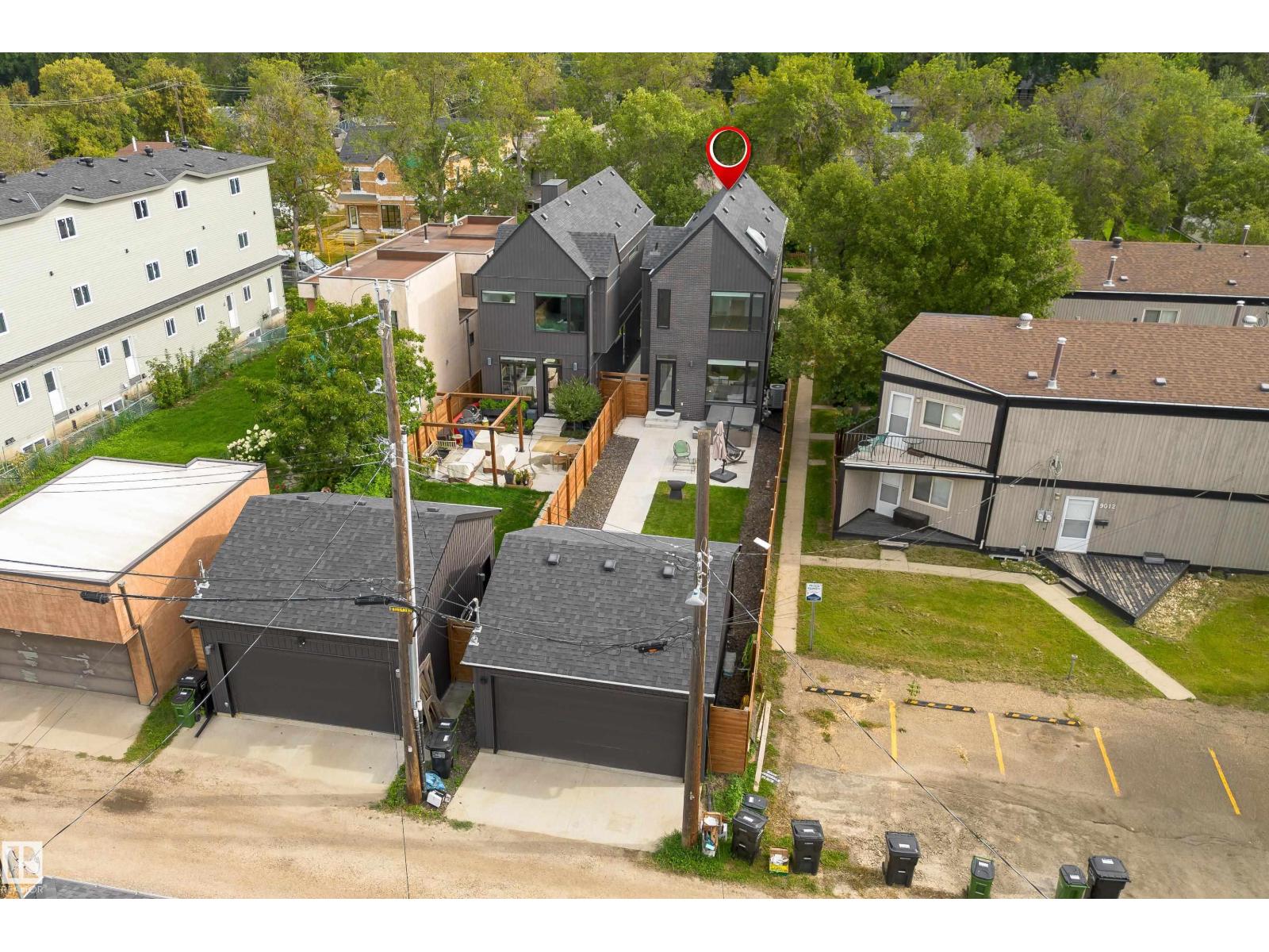 10138 90 ST NW - 45