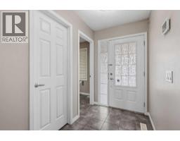 Foyer - 205 Cityscape Gardens Ne, Calgary, AB T3J0J7 Photo 6