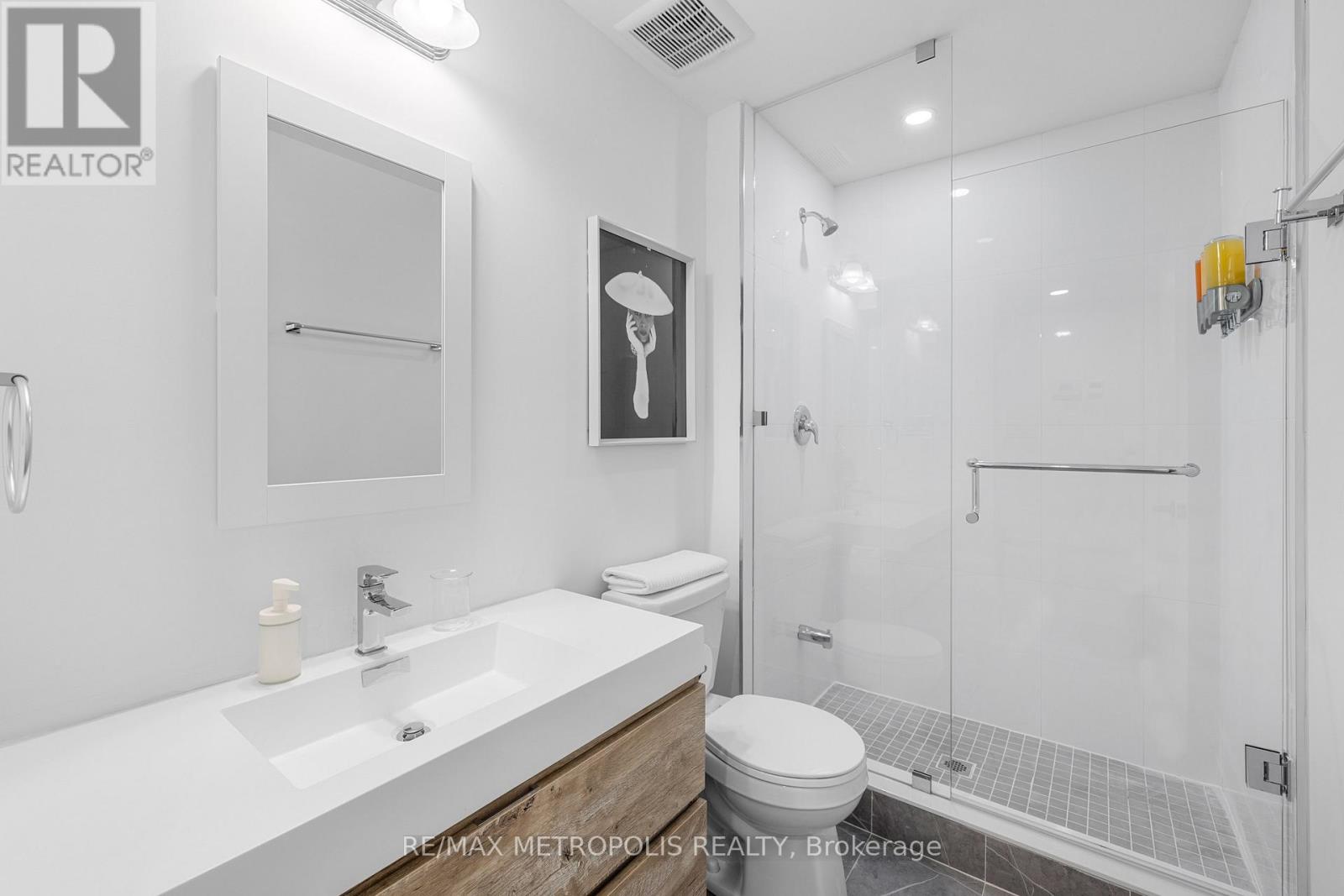 447 LANSDOWNE AVENUE - Image 27