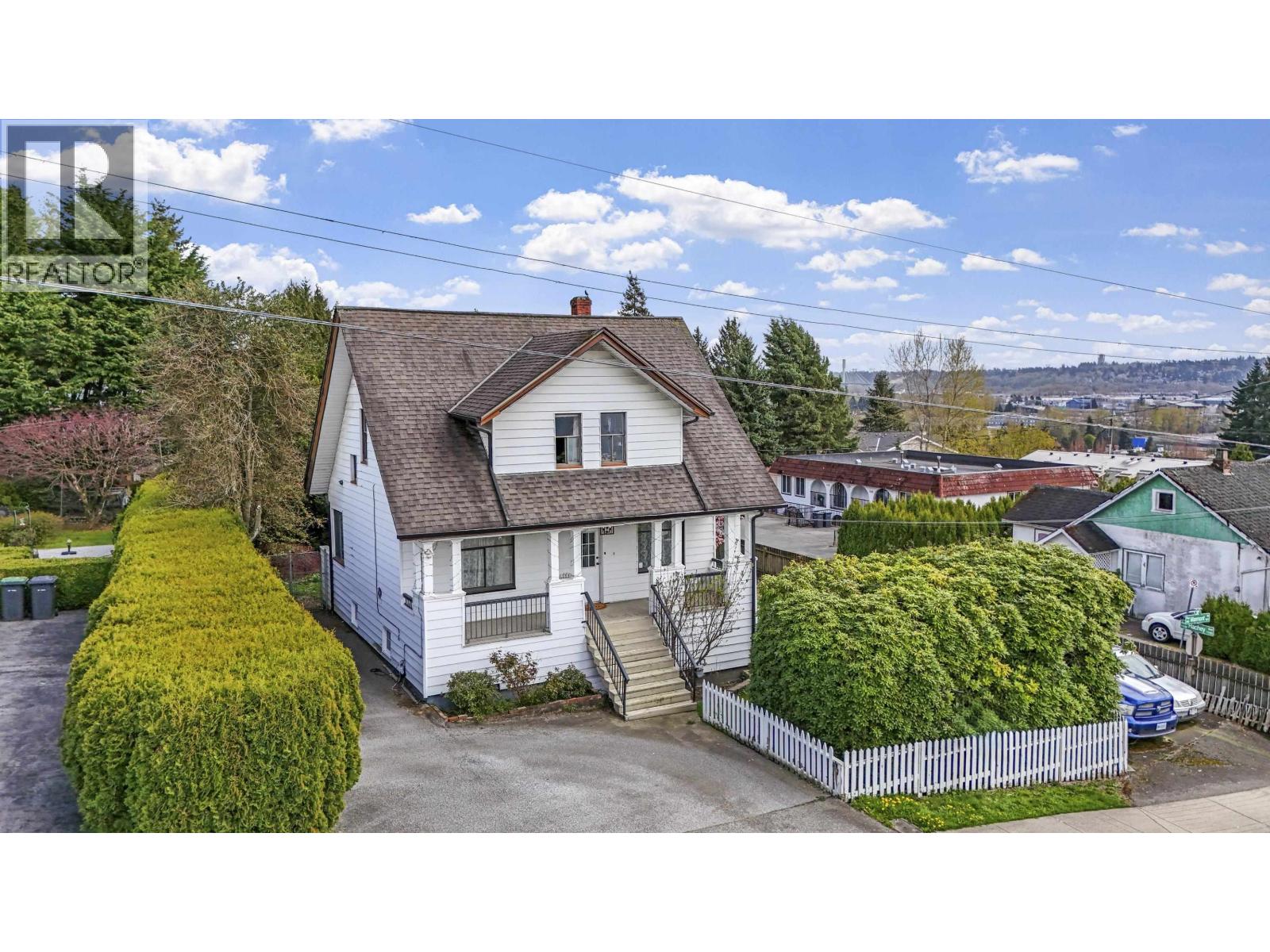 319 MARMONT STREET, Coquitlam — photo 1