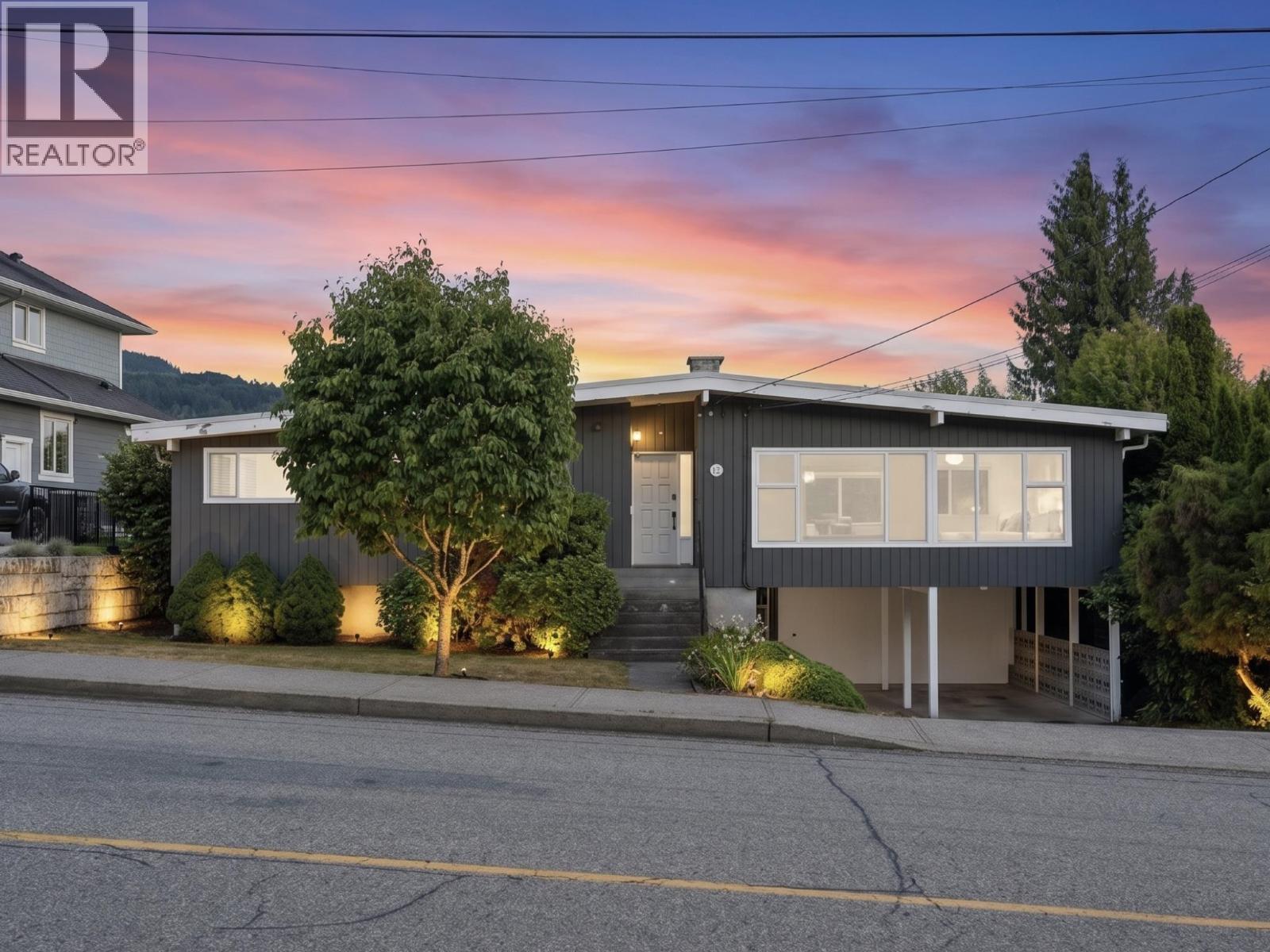 87 MUNDY STREET, Coquitlam — photo 1