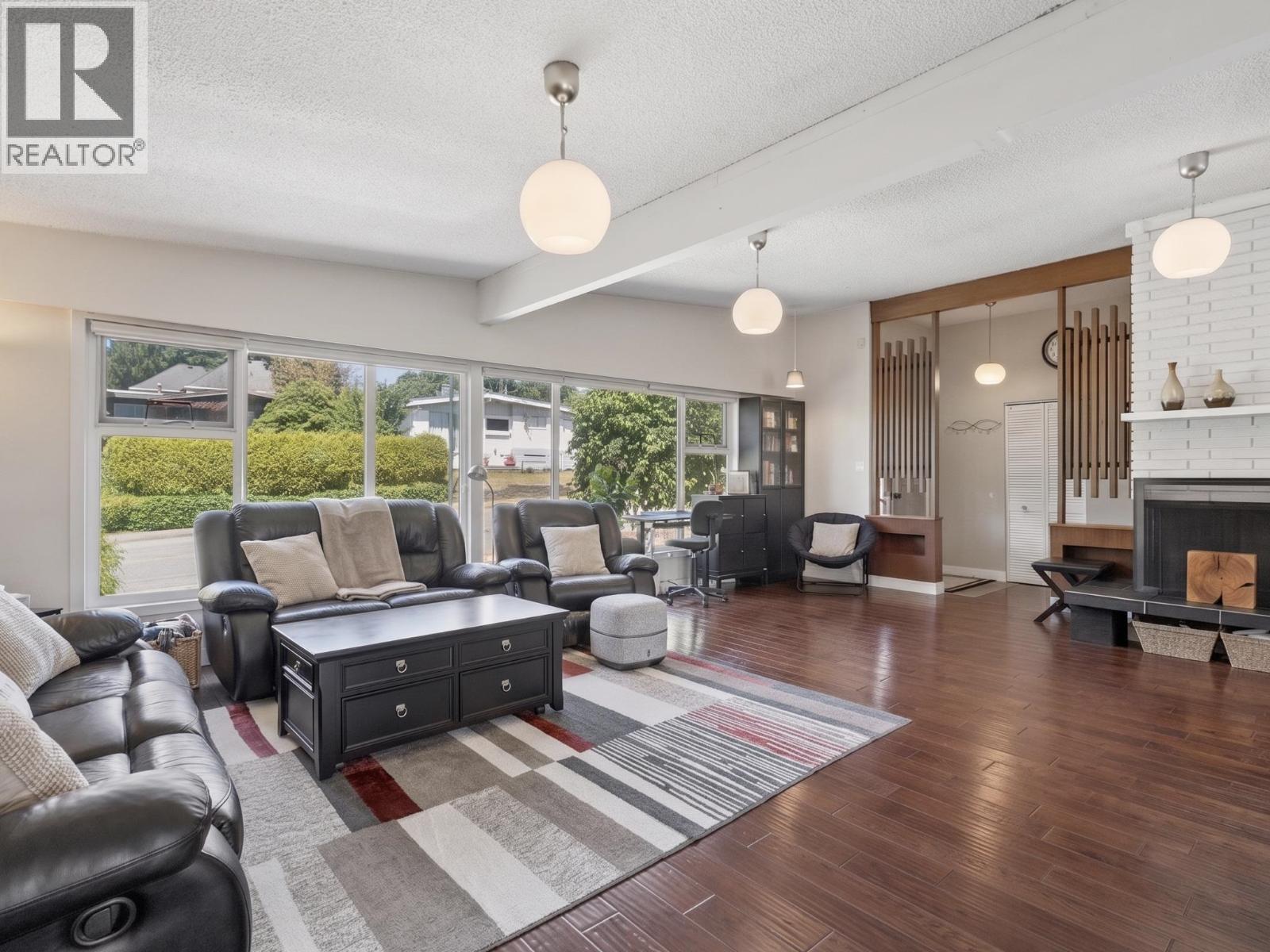 87 MUNDY STREET, Coquitlam — photo 2