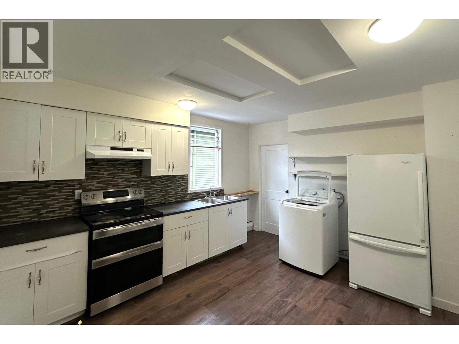 164 E 10TH STREET, North Vancouver