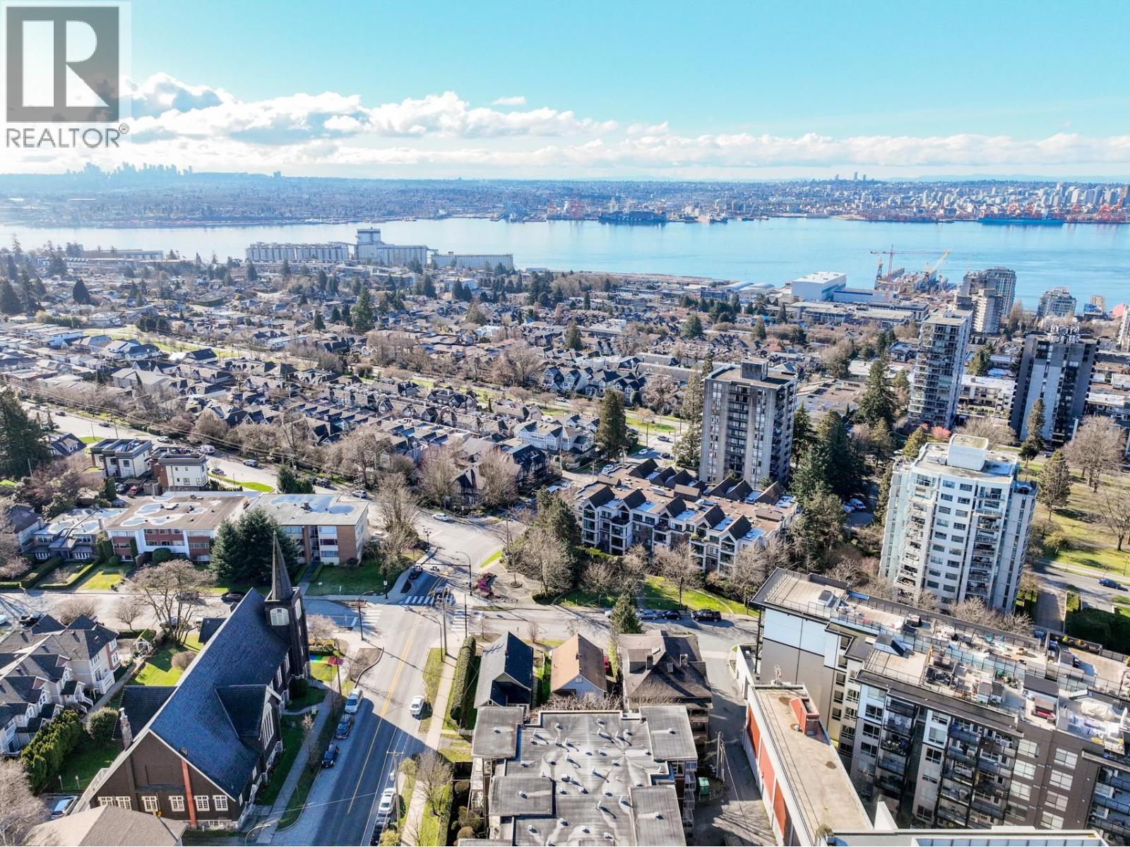164 E 10TH STREET, North Vancouver