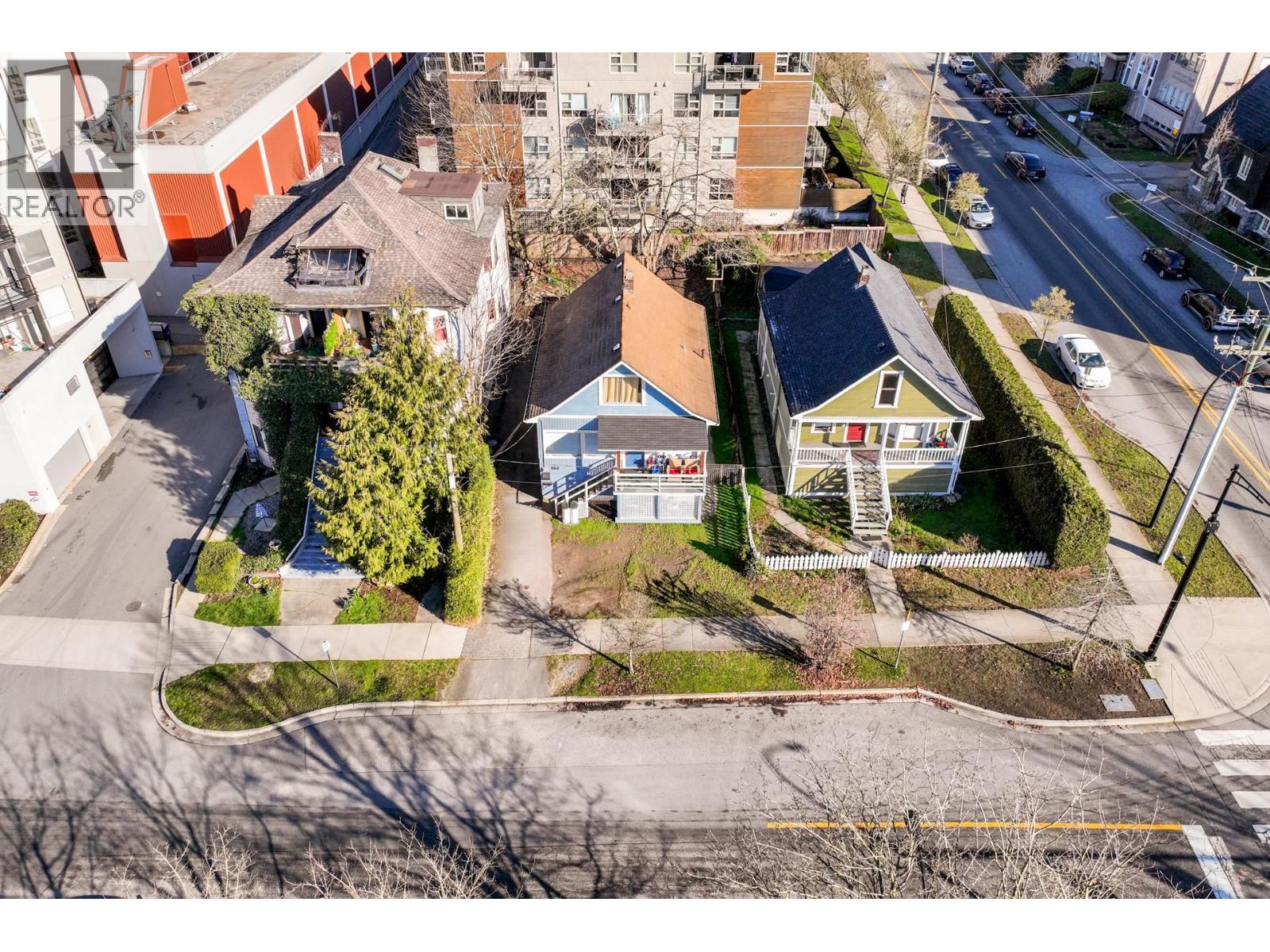164 E 10TH STREET, North Vancouver