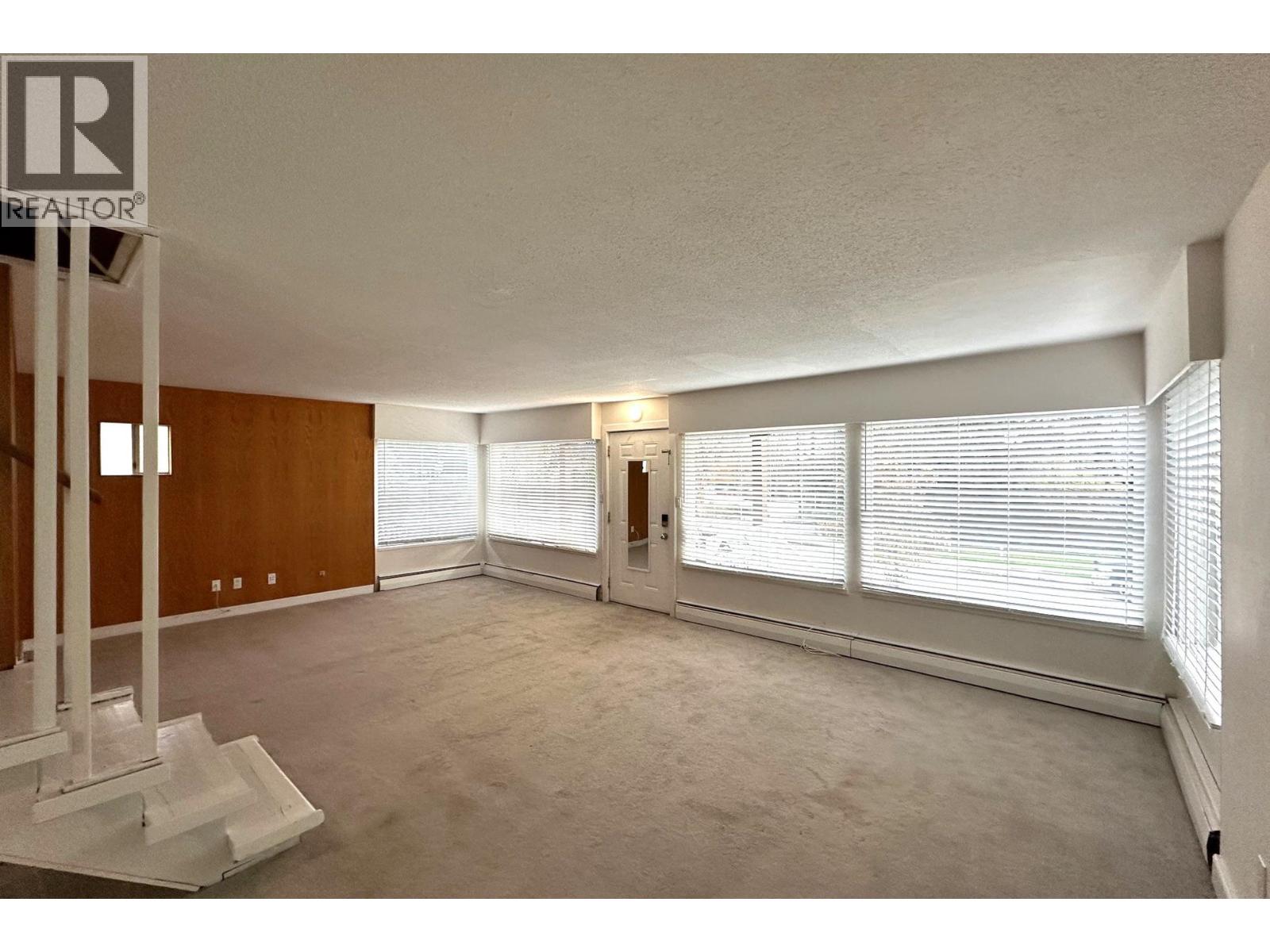 164 E 10TH STREET, North Vancouver