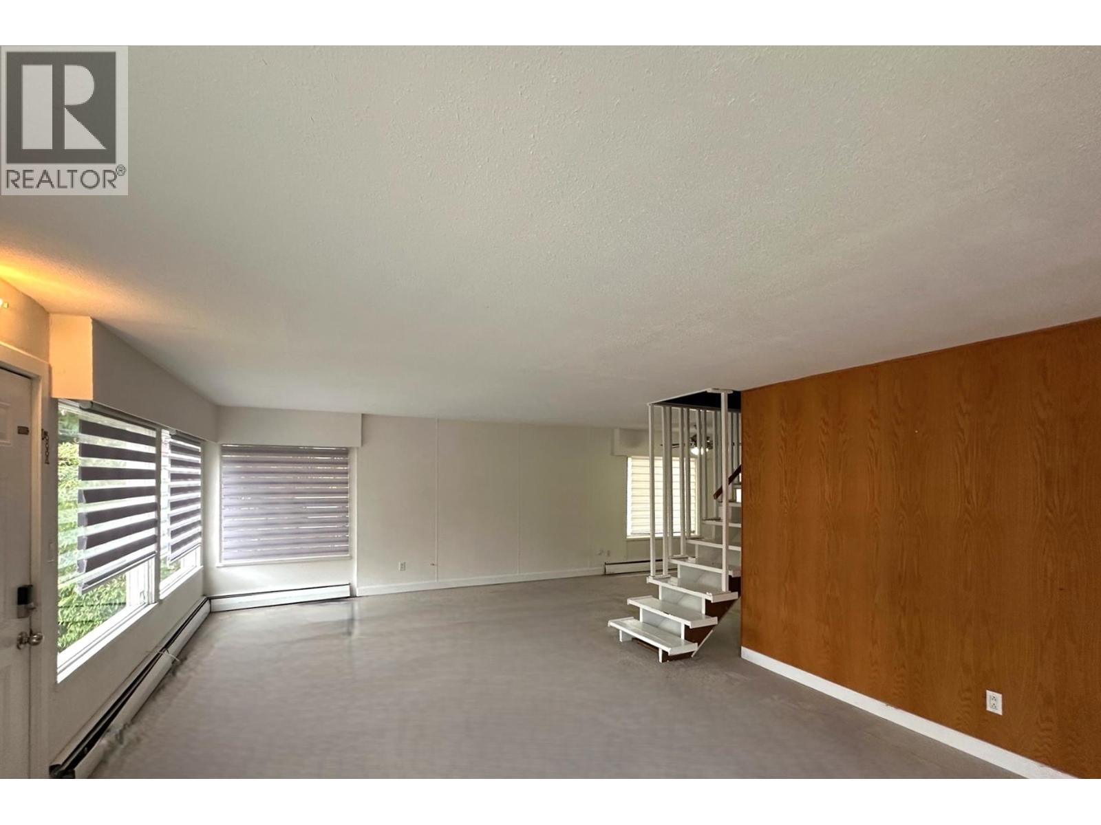 164 E 10TH STREET, North Vancouver