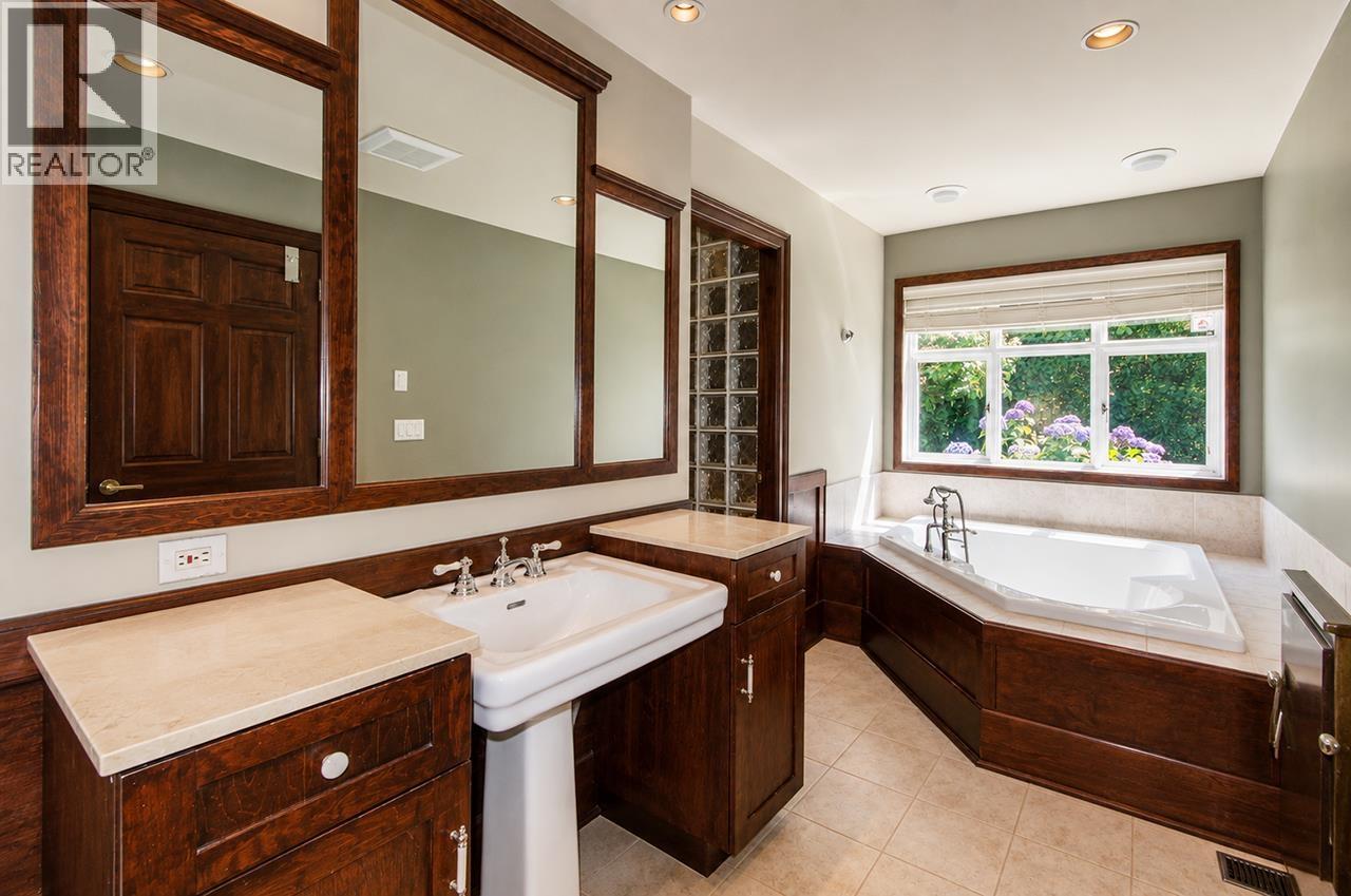 6980 ODLUM COURT, West Vancouver