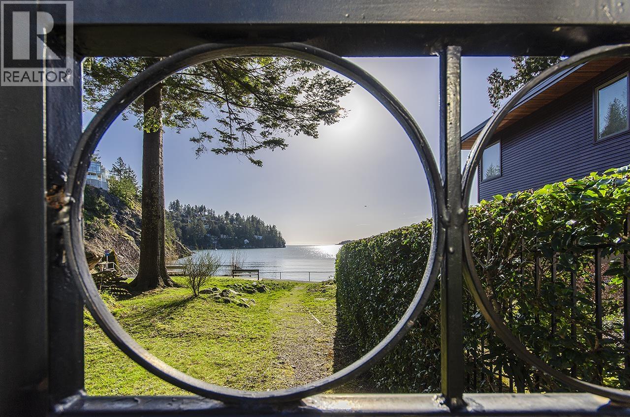 6980 ODLUM COURT, West Vancouver