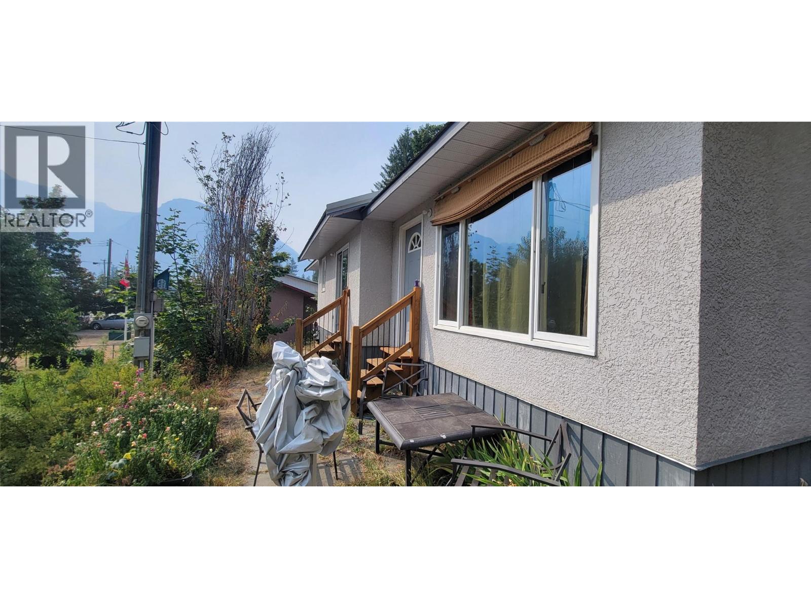 624 SLOCAN Avenue - Image 12