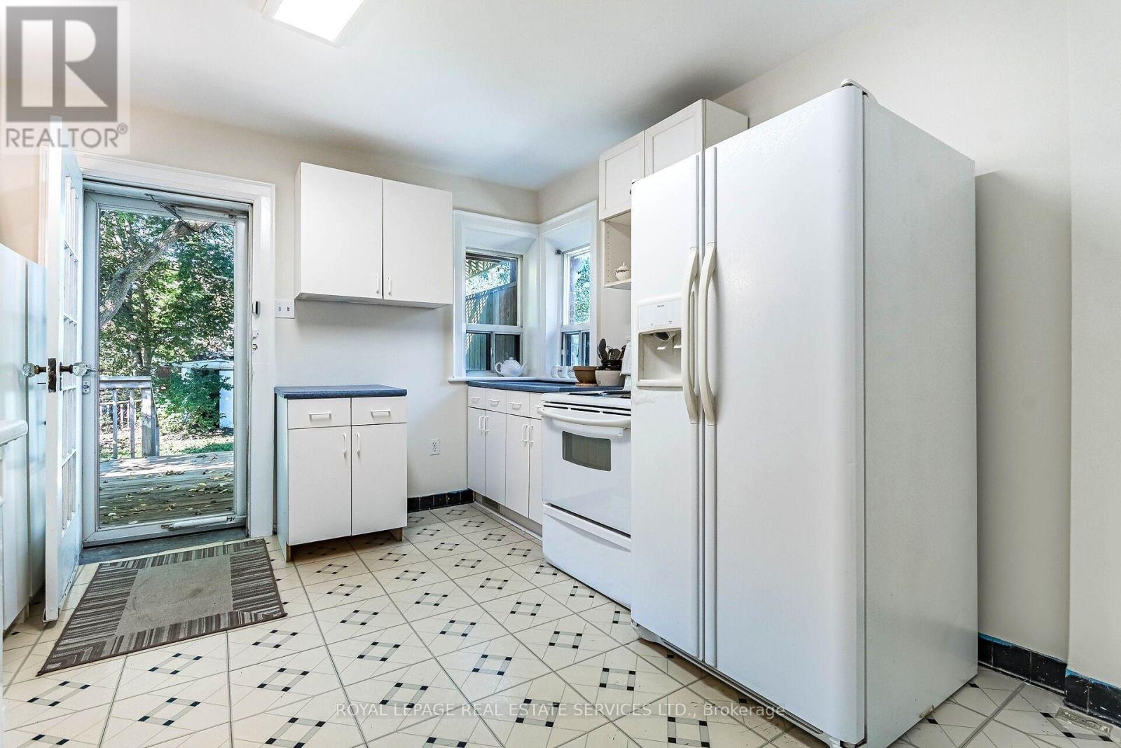 60 SIXTH STREET - Image 31