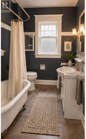 UPPER - 46 GROVE STREET, Welland (Welland Downtown) — photo 1