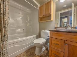 18 Baffin Lane, Brandon, MB R7A2V1 Photo 9
