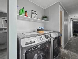 310 Taylor Bay, Brandon, MB R7C0A4 Photo 21