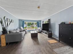 310 Taylor Bay, Brandon, MB R7C0A4 Photo 8