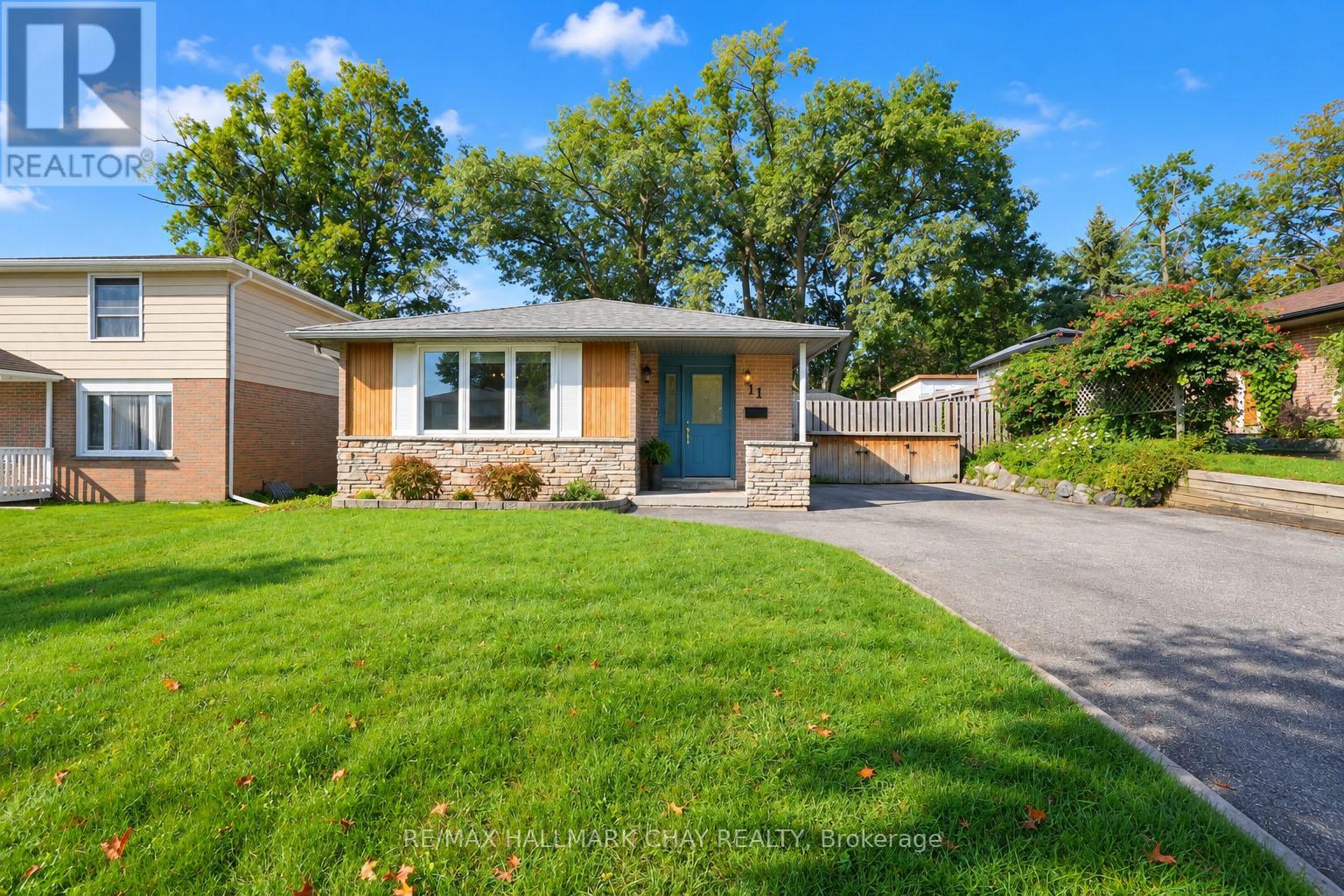 11 DAPHNE CRESCENT, Barrie (Cundles East) — photo 2