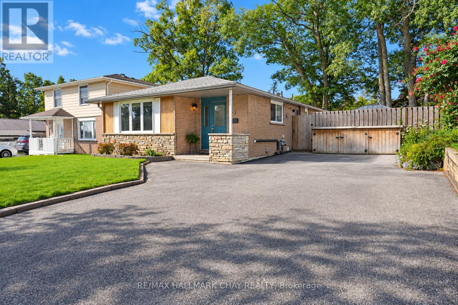 11 DAPHNE CRESCENT, Barrie (Cundles East) — photo 1